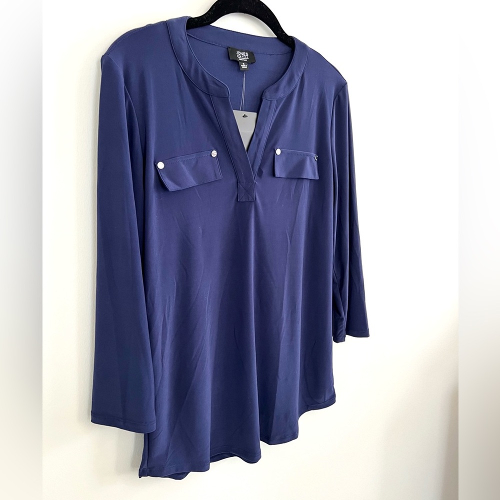 NEW JONES NEW YORK SIGNATURE Navy Blue Knit Blouse Top Sz Small / New with Tags - Picture 2 of 11